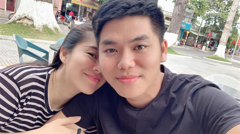 Lê Phương nghẹn ngào khi chứng kiến con trai riêng được ông xã yêu thương chiều chuộng chẳng khác nào ruột thịt-18