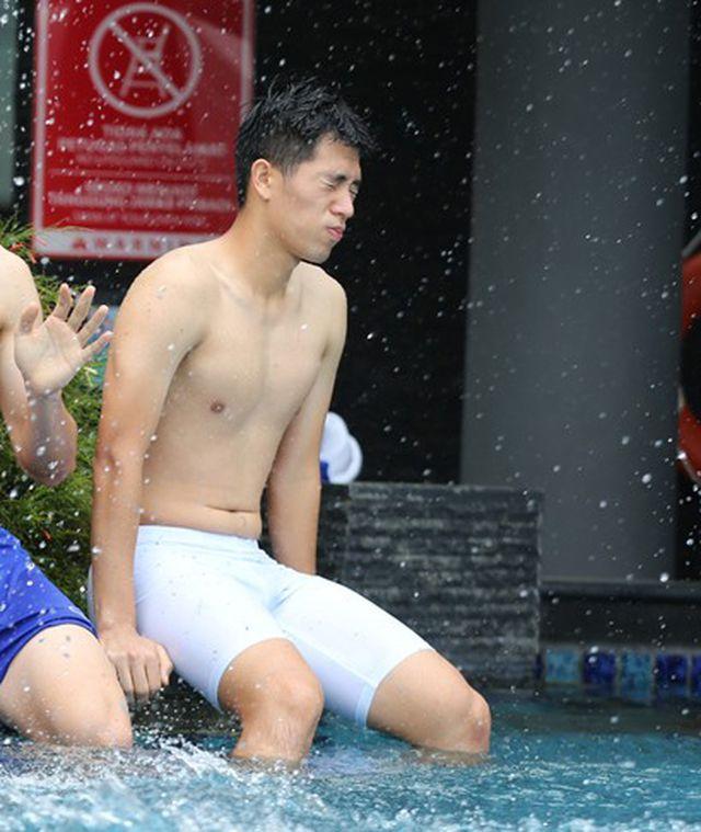 Đọ body 6 múi cầu thủ: Văn Lâm và Bùi Tiến Dũng bất phân thắng bại, Đình Trọng xếp cuối bảng-12