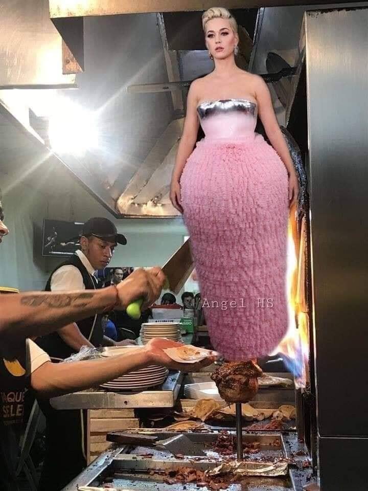 Chiếc đầm hồng thảm họa của Katy Perry ở Grammy 2019 trở thành nguồn cảm hứng chế ảnh siêu lầy-9