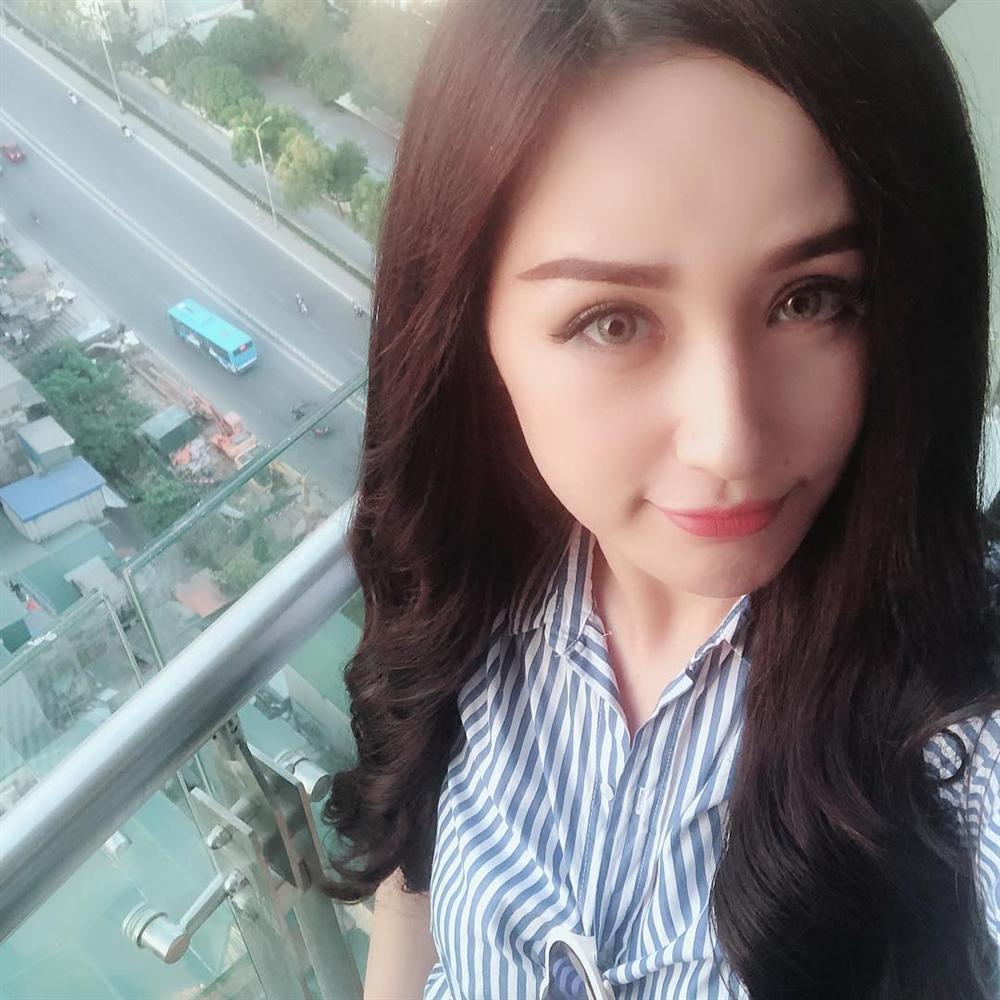 Hòa Minzy che mặt khi gặp người Việt tại nước ngoài vì sợ xấu quá khi không make up-7