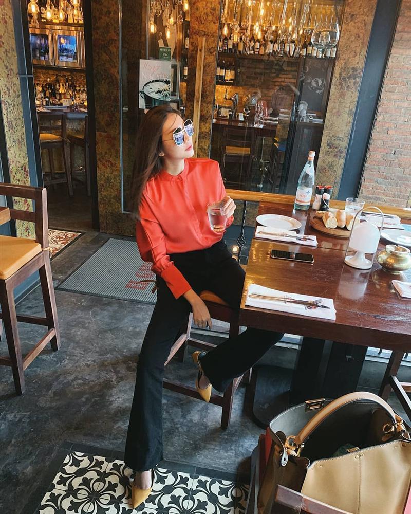 Hòa Minzy che mặt khi gặp người Việt tại nước ngoài vì sợ xấu quá khi không make up-8