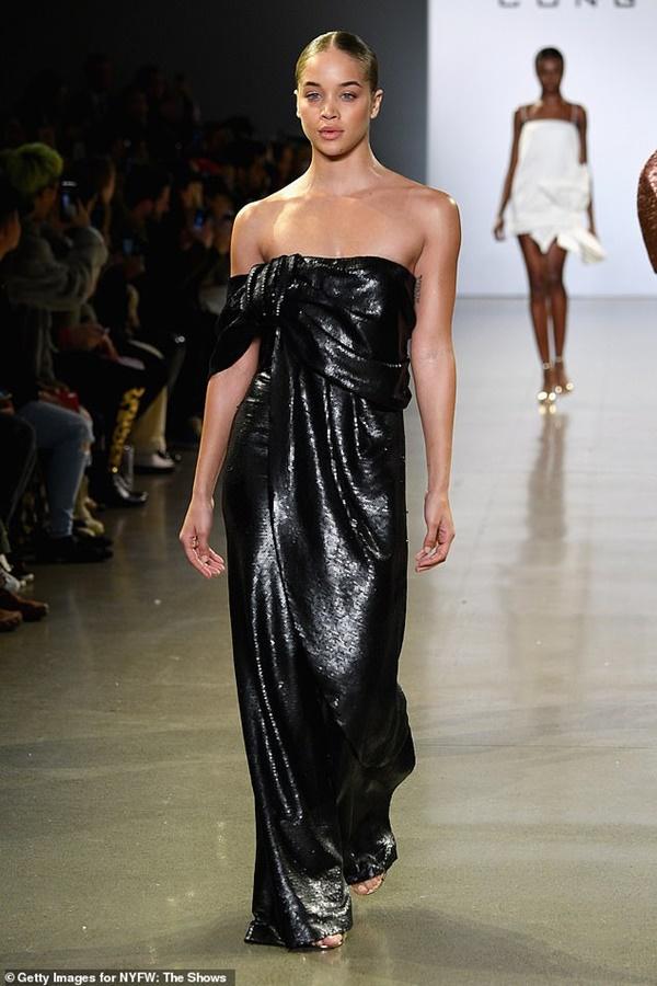 Dàn thiên thần Victorias Secret tỏa sáng khi diện đồ của NTK Công Trí-4