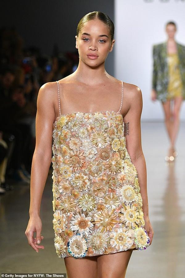 Dàn thiên thần Victorias Secret tỏa sáng khi diện đồ của NTK Công Trí-6