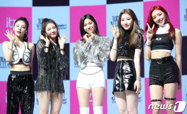 Profile chính thức của ITZY, thành viên làm nhóm trưởng trái với dự đoán của nhiều người!-8