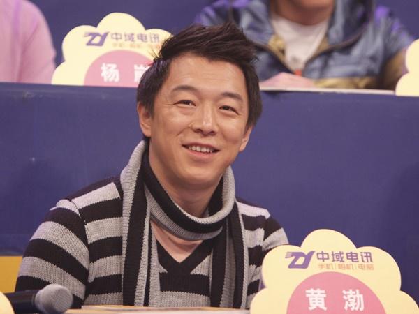 Hoàng Bột - ca sĩ ở bar thành vua hài quyền lực, được mỹ nhân si mê-3