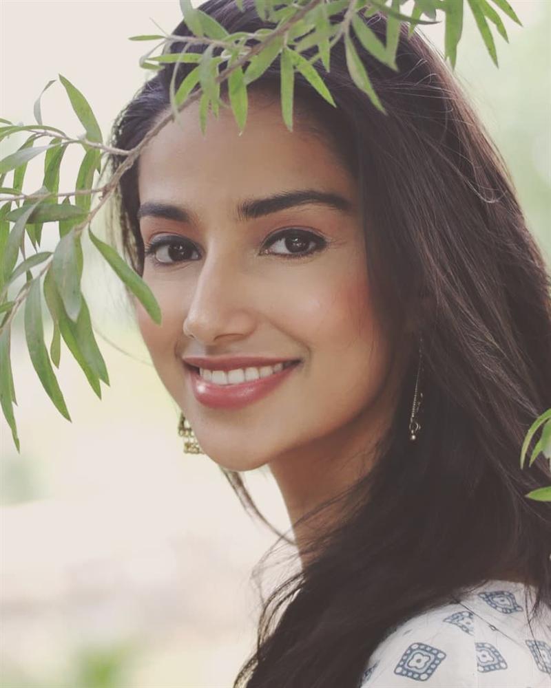 Vượt Miss World lẫn Miss Universe, cô gái Ấn Độ đẹp như tiên lên ngôi Hoa hậu của các hoa hậu 2018-10