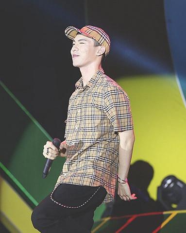 Dấn thân vào cuộc đua hàng hiệu, Đức Phúc đụng hàng ngay với Erik và nguyên dàn mỹ nhân cực phẩm của showbiz-5