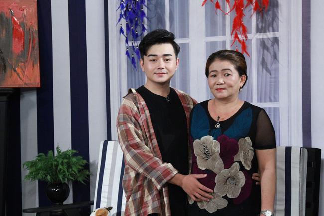 Chàng trai ngậm đắng nuốt cay chứng kiến người tình đồng giới ngang nhiên dẫn bồ về ăn nằm còn mặc quần áo của mình-2