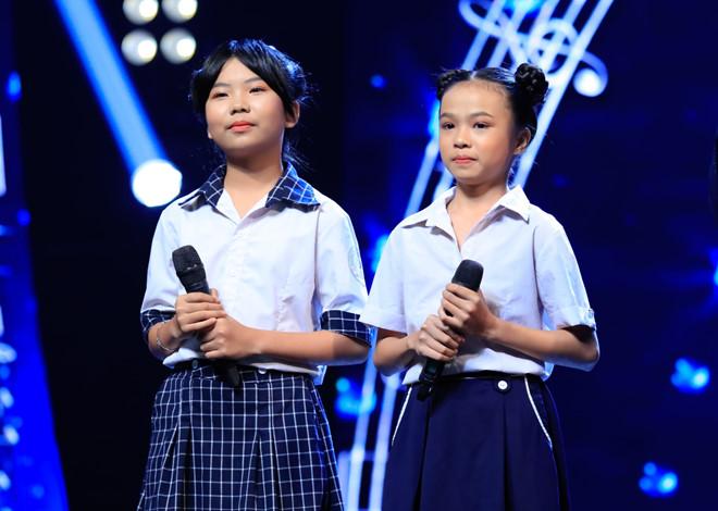 Cô bé bỏ học từ lớp 2 đi bán kẹo kéo hát Mẹ hiền của con khiến Hòa Minzy xúc động nghẹn lời-2