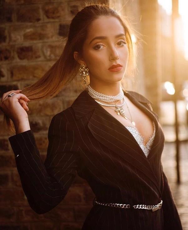 Nhan sắc xinh đẹp và cuộc sống sang chảnh của cô gái Tây vướng nghi vấn chia tay em chồng Hà Tăng-12