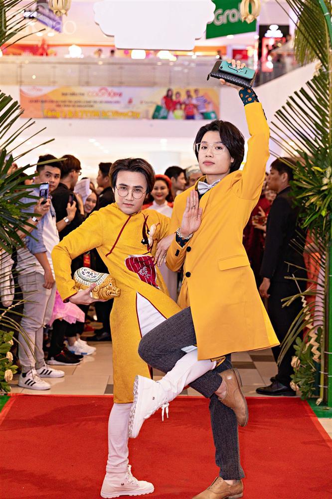 Cùng diện áo cưới, Ngọc Trinh và Diệu Nhi hóa thân thành cô dâu chẳng cần chú rể-3