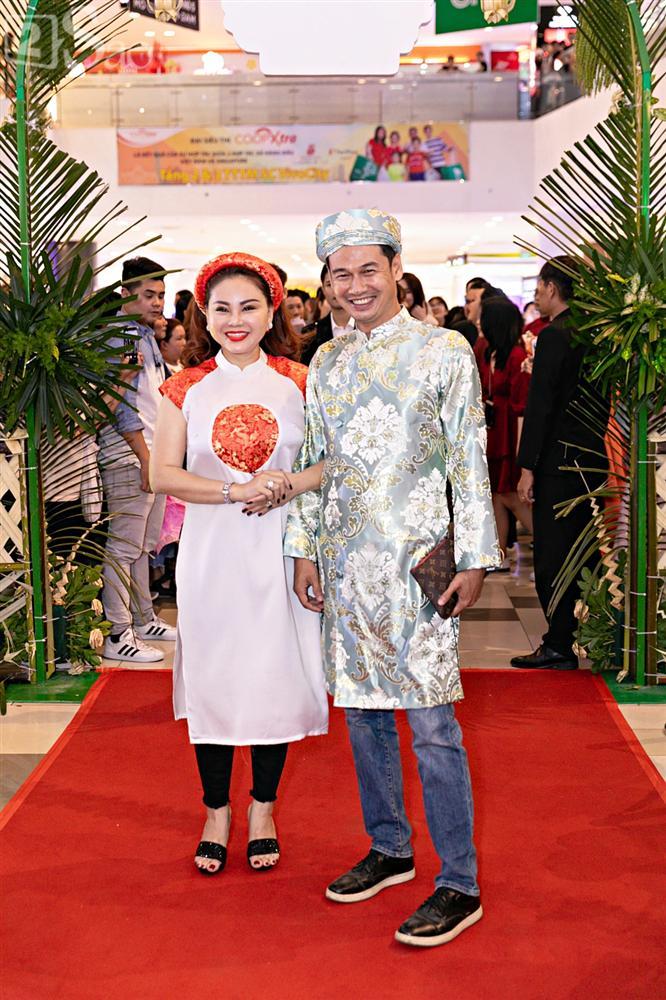 Cùng diện áo cưới, Ngọc Trinh và Diệu Nhi hóa thân thành cô dâu chẳng cần chú rể-5