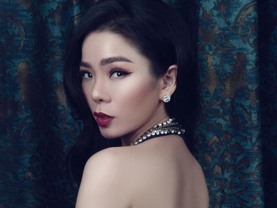 Lệ Quyên: 'Chồng tôi không phải đại gia, Valentine chỉ tặng hoa'