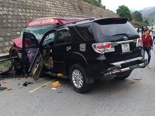 Tin mới vụ xe khách và ô tô đâm nhau kinh hoàng trên cao tốc-2