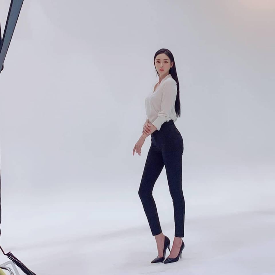 Mỹ nhân I Hear Your Voice khiến cư dân mạng dậy sóng với body hoàn hảo trong loạt ảnh chưa chỉnh sửa-5