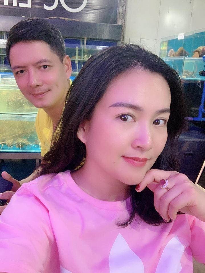 Bà xã Bình Minh kêu trời vì quà Valentine chồng tặng là hai con ốc hương-2