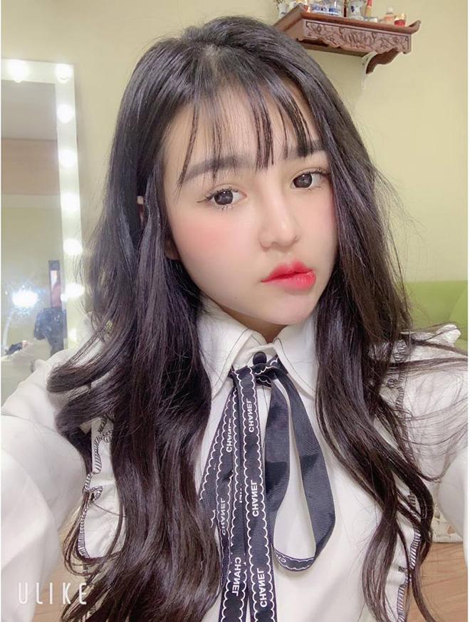 Đã tìm ra cô gái số hưởng trong clip tặng quà dịp Valentine: Ngoại hình giống thế này bảo sao bị nhầm là Lê Âu Ngân Anh-2