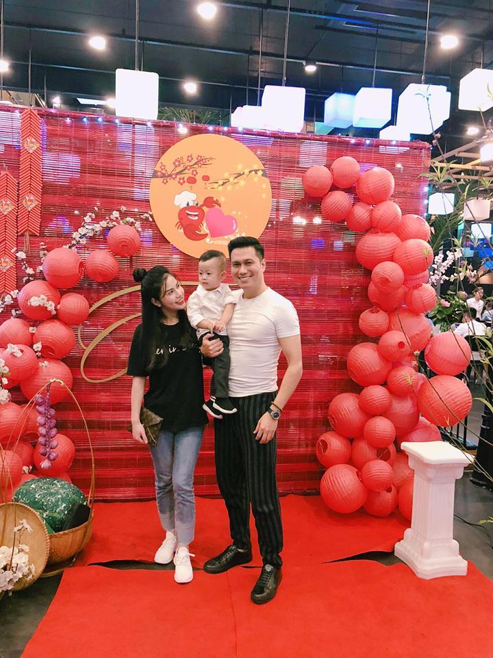 Valentine nóng rực mà Việt Anh Người Phán Xử lang thang tận Thái Lan, mặc kệ bà xã thở than nẫu ruột Chưa ai yêu-5