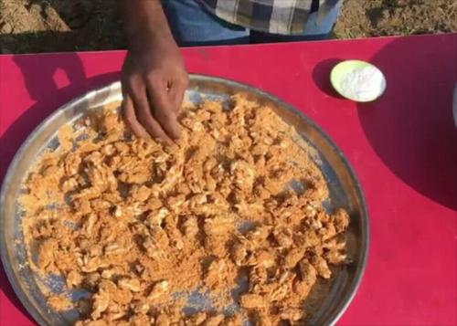 Đặc sản sông Hằng trông ghê rợn bao nhiêu thì ăn lại ngon bấy nhiêu-3