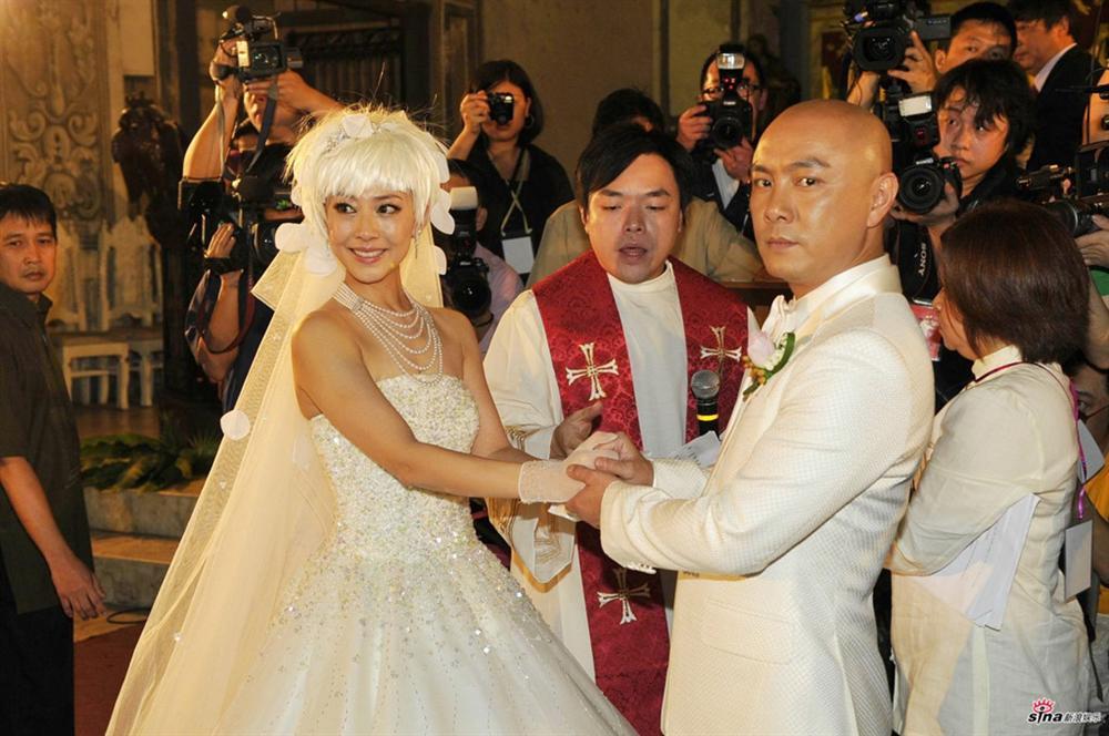 Những cặp sao yêu trong phim của Kim Dung, kết hôn ở ngoài đời-3