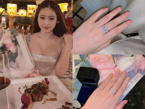 Ưỡn ngực chụp ảnh, Thúy Vi nhận về lời khuyên: Bưởi to đến mấy cũng chỉ nên để một người chiêm ngưỡng-11