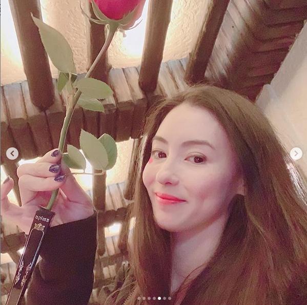 Valentine của sao Hoa ngữ: Ai cũng hạnh phúc bên người yêu, chỉ riêng Trương Bá Chi lại khác biệt-4