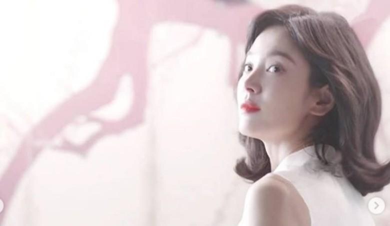 Giữa tin đồn ly hôn, Song Hye Kyo khiến bao người ngất ngây với nhan sắc mỹ miều rụng tim-5