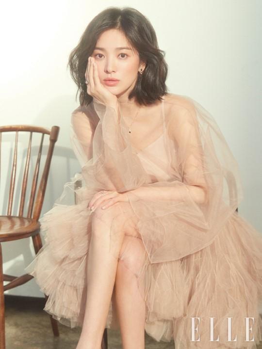 Giữa tin đồn ly hôn, Song Hye Kyo khiến bao người ngất ngây với nhan sắc mỹ miều rụng tim-8