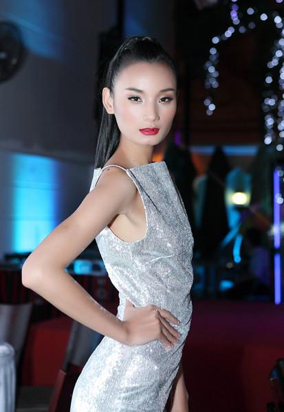 Lê Thúy trơ xương ngày nào giờ đây đã đầy đặn xinh đẹp hơn bội phần-3