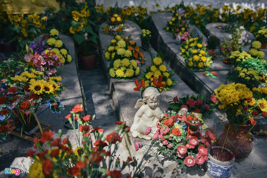 Người cha của những đứa trẻ chưa từng cất tiếng khóc chào đời-13