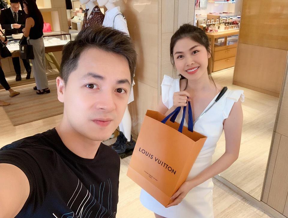 Mỹ nhân Việt đón Valentine: Ai cũng được tặng quà khủng, riêng Nhã Phương phải đi đòi quà-16