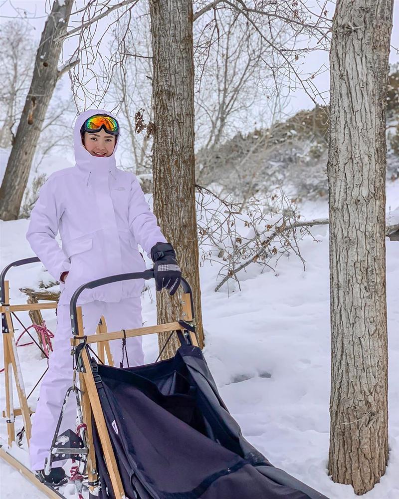 Sau bao tin đồn tình ái, Minh Hằng than không có quà trong ngày Valentine mà chẳng mấy ai tin-2