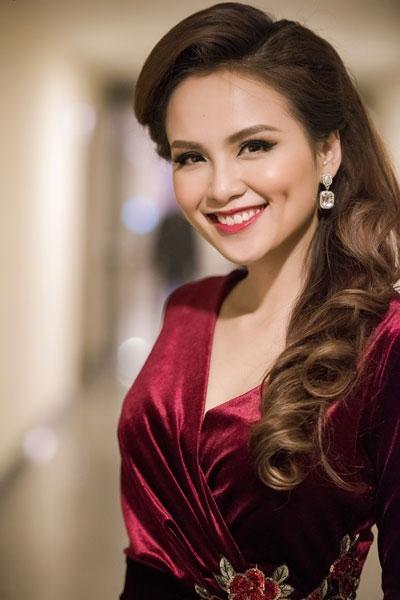 Nam Em - Diễm Hương gây shock chốn showbiz với phát ngôn tình - tiền, báo hiệu năm 2019 nhiều sóng gió-1