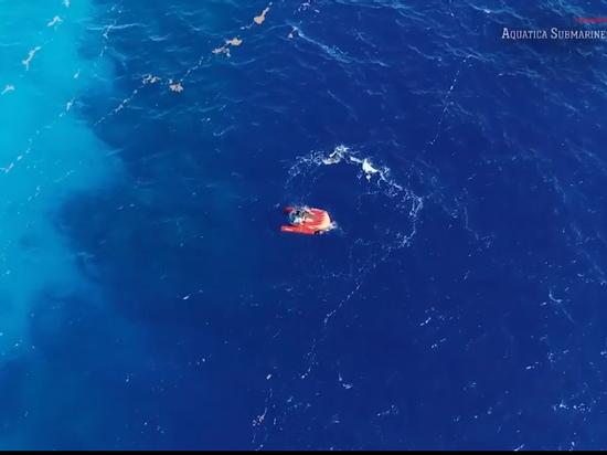 Khám phá Great Blue Hole, hố xanh khổng lồ giữa lòng đại dương