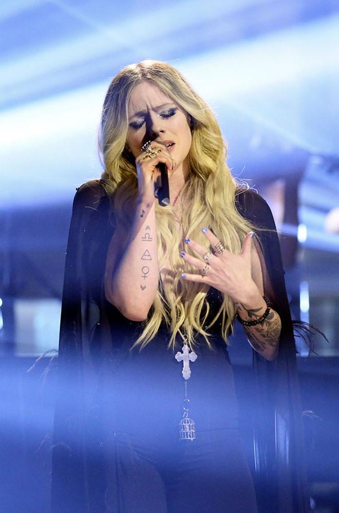 Avril Lavigne trải lòng về 5 năm chống chọi căn bệnh quái ác-2