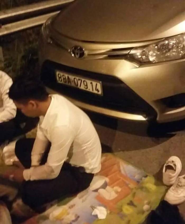 Thêm một gia đình dừng ô tô giữa đường cao tốc để ăn uống gây bức xúc-1