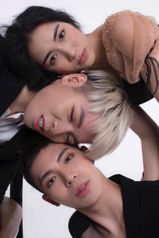 Cười xỉu với hậu trường tạo dáng vật vã của Hòa Minzy - Đức Phúc - Erik để cho ra bức ảnh 3 đầu chuẩn xu hướng-3