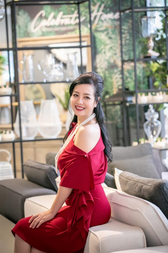 Doanh nhân Phượng Chanel xuất hiện lẻ bóng sau khi công khai đính hôn Quách Ngọc Ngoan-4