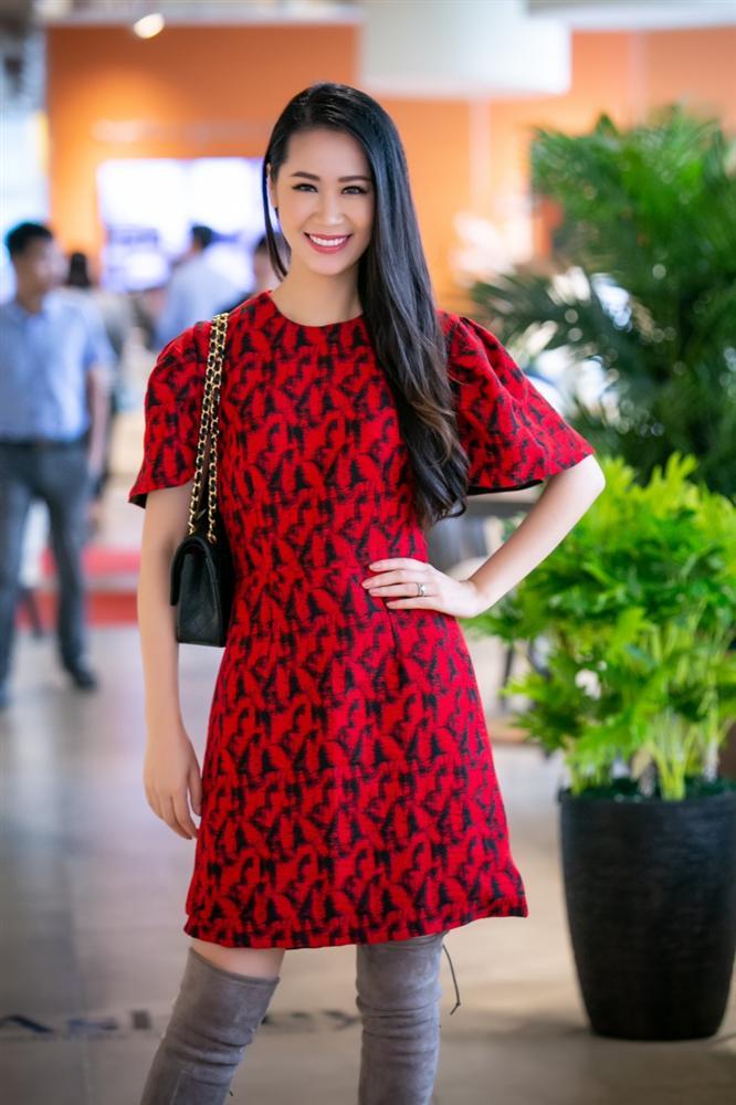 Doanh nhân Phượng Chanel xuất hiện lẻ bóng sau khi công khai đính hôn Quách Ngọc Ngoan-5