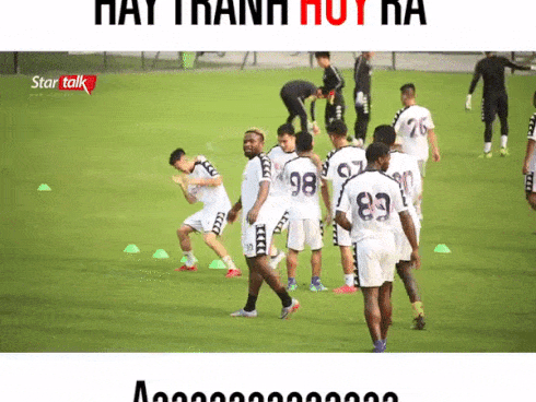 'Thánh lầy lội' khó ai vượt mặt Đức Huy: Vừa trêu đùa lại đấm đồng đội rồi nhanh chân chạy mất dép