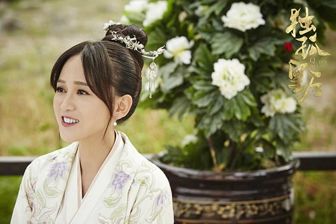 Trước Trần Kiều Ân, ai đã từng vào vai Độc Cô hoàng hậu tàn nhẫn?-4