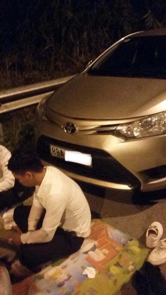 Ngồi ăn trên cao tốc và loạt hành động đùa giỡn giao thông nguy hiểm-2