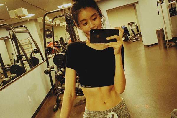 Bí quyết làm đẹp của nữ hoàng nội y Ming Xi yêu con trai Vua casino Macau-5