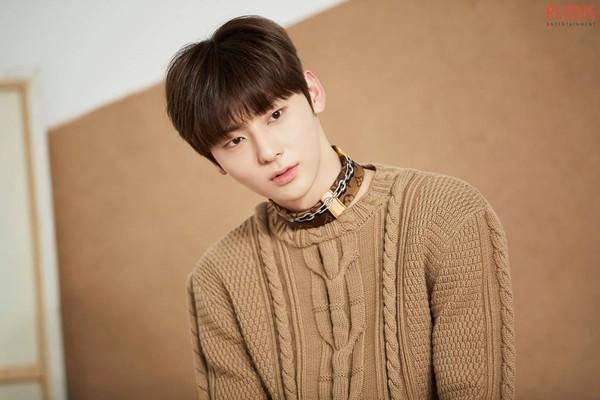 Boygroup gì mà toàn tuyệt phẩm nhan sắc thế này?-23