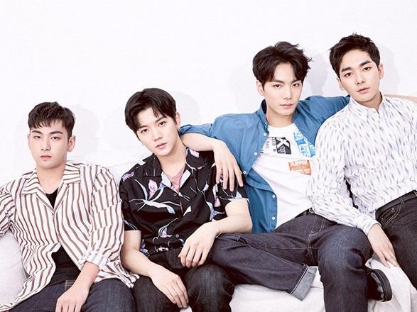 Boygroup gì mà toàn tuyệt phẩm nhan sắc thế này?-24
