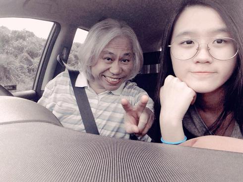 Tưởng mối tình 62 - 23 đã tàn, cặp đôi ông cháu bất ngờ tung clip kỷ niệm 6 năm yêu đương ngọt như mía lùi-5