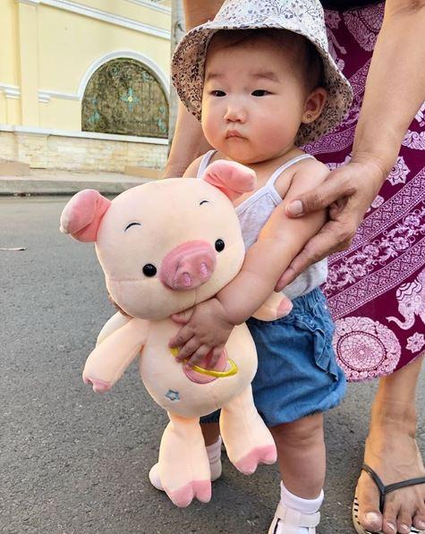 Hết em chồng giờ đến cháu của Hà Tăng cũng được chú ý vì quá đáng yêu-11