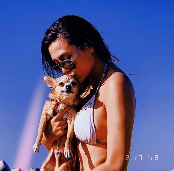 Nắm tay người đàn ông giấu mặt, Võ Hoàng Yến có vẻ sắp công khai bạn trai giấu kín bấy lâu-5