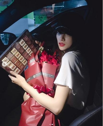 Sao Việt hack não người hâm mộ khi vừa đầu năm mới đã nửa kín nửa hở khoe người yêu-3