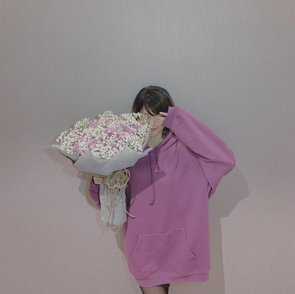 Sao Việt hack não người hâm mộ khi vừa đầu năm mới đã nửa kín nửa hở khoe người yêu-11